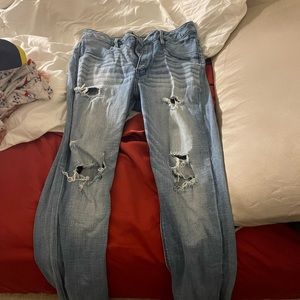 American eagle size 6 distressed jeans